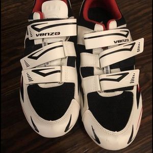 Venzo men’s cycling shoes. US13/EU48